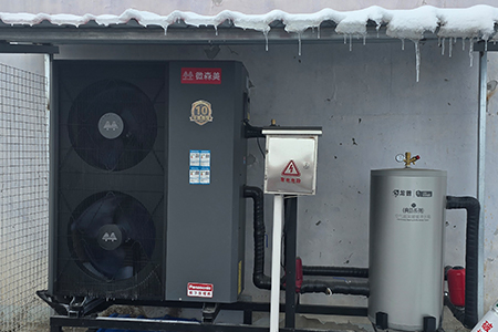 12月22日家用空气源热泵安装