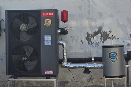 11月15日家用空气源热泵安装